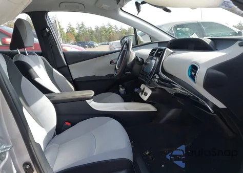 2017 Toyota Prius Prime Plus z USA, uszkodzony, nr VIN JTDKARFP4H3059819